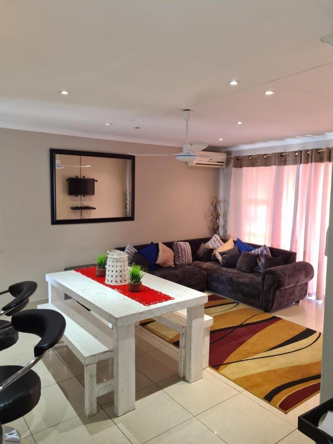 Durban Beach Getaway - Summersands, Inverter For Load Shedding, Free Wifi & Free Parking Eksteriør billede